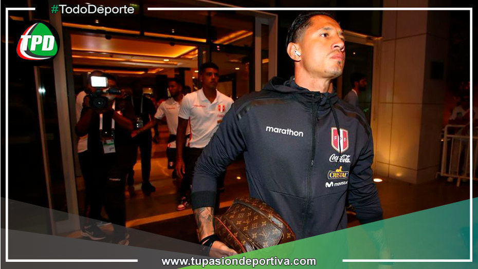 Selección Peruana rumbo al estadio Ahmed bin Ali para enfrentar a Australia